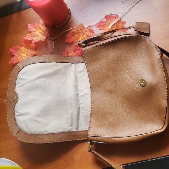 SALE!!Michael Kors Brown Crossbody Bag - Picture 4 of 8